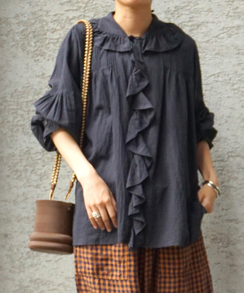 JOURNAL STANDARD LUXE（ジャーナルスタンダード　ラックス）の「80コットンローンフリルブラウス（シャツ/ブラウス・レディース・ホワイト/ブラック・FREE）」の2枚目の写真