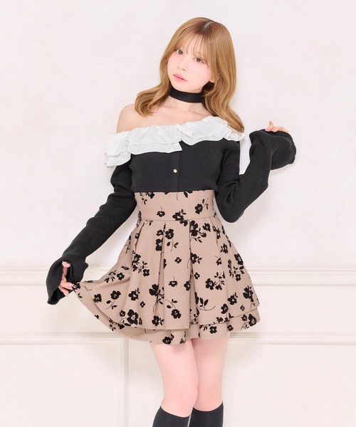 apres jour（アプレジュール）の「チョーカー付きフリルワンショルニット（ニット/セーター・レディース・ブラック/グレイッシュベージュ・フリー/X-LARGE）」の7枚目の写真