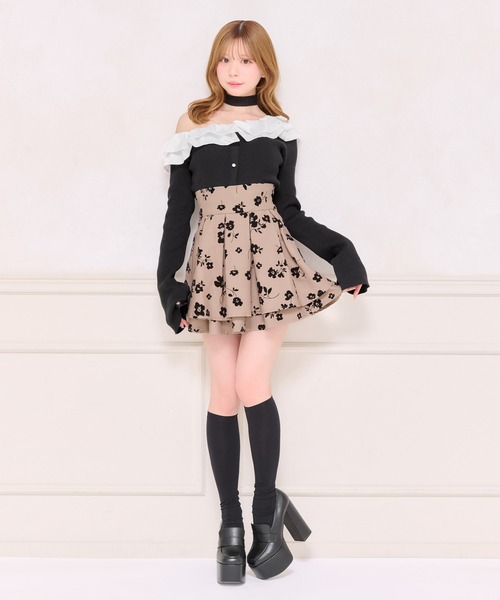 apres jour（アプレジュール）の「チョーカー付きフリルワンショルニット（ニット/セーター・レディース・ブラック/グレイッシュベージュ・フリー/X-LARGE）」の8枚目の写真