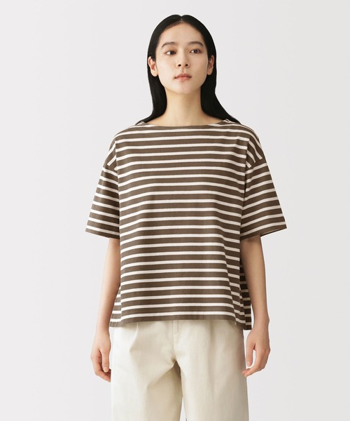 無印良品(ムジルシリョウヒン)の「婦人 引き揃え天竺編みボートネック半袖Tシャツ(Tシャツ/カットソー・レディース・ブルー系/ライトグレー系/ブラウン系/ライトオレンジ系/スモーキーグリーン系/ネイビー系・S/M/L/XL)」の2枚目の写真