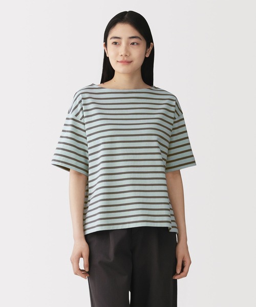 無印良品(ムジルシリョウヒン)の「婦人 引き揃え天竺編みボートネック半袖Tシャツ(Tシャツ/カットソー・レディース・ブルー系/ライトグレー系/ブラウン系/ライトオレンジ系/スモーキーグリーン系/ネイビー系・S/M/L/XL)」の5枚目の写真