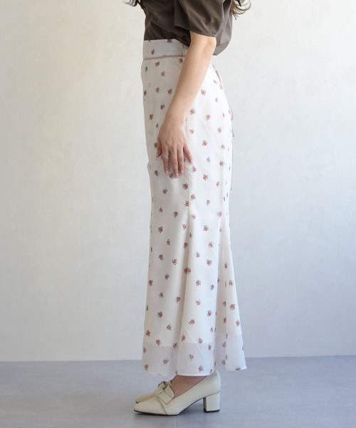 31 Sons de mode(トランテアン ソン ドゥ モード)の「2026春夏新作 ドット×フラワーマーメイドスカート(スカート・レディース・ネイビー/アイボリー/ライトブルー・M/S)」の11枚目の写真