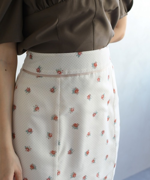 31 Sons de mode(トランテアン ソン ドゥ モード)の「2026春夏新作 ドット×フラワーマーメイドスカート(スカート・レディース・ネイビー/アイボリー/ライトブルー・M/S)」の14枚目の写真