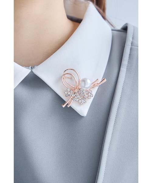 niana(ニアナ)の「パールビジューブローチ コサージュ ピンクゴールド フォーマル セレモニー 結婚式 二次会 成人式 同窓会 入学式 卒業式 お呼ばれ オケージョン(ブローチ/コサージュ・レディース・ピンクゴールド・FREE)」の1枚目の写真