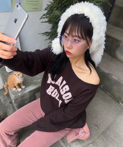 ROLAROLA(ロラロラ)の「MAISON DE ROLA CAMPUS LOGO KNIT BROWN(ニット/セーター・レディース・ブラウン・FREE)」の4枚目の写真