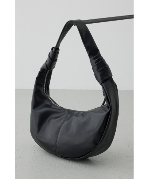 AZUL by moussy(アズールバイマウジー)の「ハーフムーンショルダーバッグ(ショルダーバッグ・レディース・オリーブ/ブラック・FREE)」の5枚目の写真