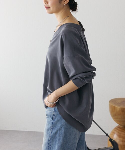 RIVE DROITE（リヴドロワ）の「【女性らしい抜け感】メタルボタンノーカラーブラウス（シャツ/ブラウス・レディース・ミント/チャコールグレー/ライトベージュ・FREE）」の9枚目の写真