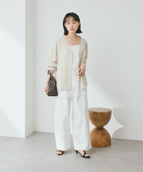 RIVE DROITE（リヴドロワ）の「【女性らしい抜け感】メタルボタンノーカラーブラウス（シャツ/ブラウス・レディース・ミント/チャコールグレー/ライトベージュ・FREE）」の14枚目の写真