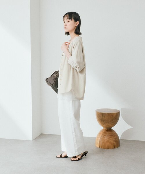 RIVE DROITE（リヴドロワ）の「【女性らしい抜け感】メタルボタンノーカラーブラウス（シャツ/ブラウス・レディース・ミント/チャコールグレー/ライトベージュ・FREE）」の16枚目の写真