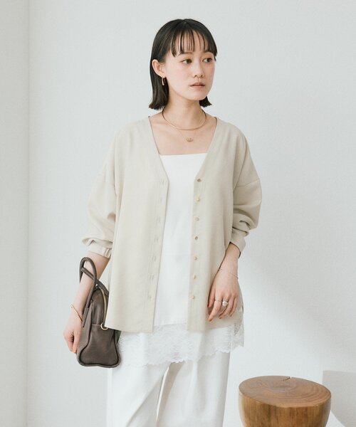 RIVE DROITE（リヴドロワ）の「【女性らしい抜け感】メタルボタンノーカラーブラウス（シャツ/ブラウス・レディース・ミント/チャコールグレー/ライトベージュ・FREE）」の18枚目の写真