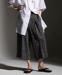 ROBES&CONFECTIONS（ローブスコンフェクションズ）の「Robes & Confections/ローブス&コンフェクションズ/尾洲ツイードクロップドパンツ（その他パンツ）」