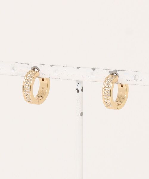 COACH(コーチ)の「パヴェ C ハギー ピアス(ピアス(両耳用)・レディース・ゴールド系その他・ONE)」の2枚目の写真