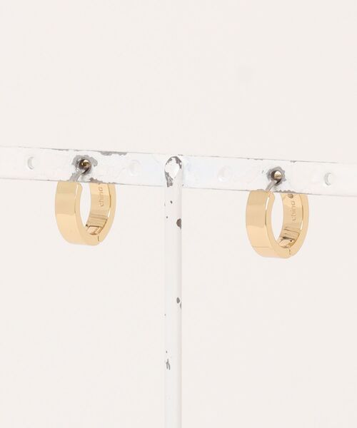 COACH(コーチ)の「パヴェ C ハギー ピアス(ピアス(両耳用)・レディース・ゴールド系その他・ONE)」の3枚目の写真