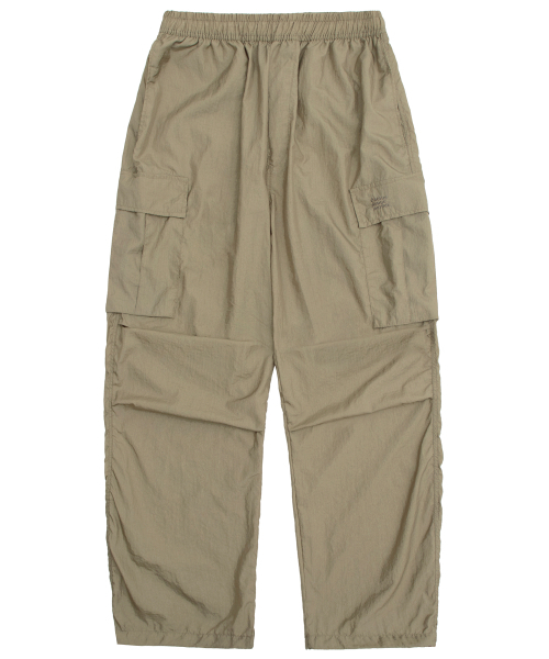CACTUSDONUTMARKET（カクタスドーナツマーケット）の「Nylon Pin-tuck Cargo Pants - Beige（その他パンツ・メンズ・その他・MEDIUM/LARGE）」の2枚目の写真