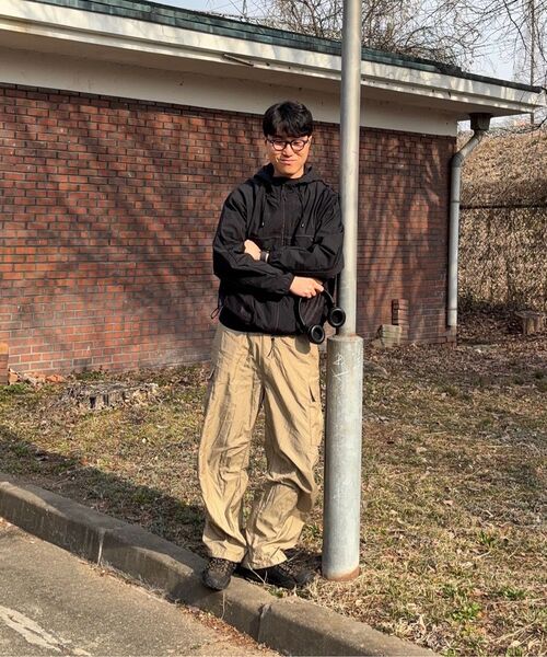 CACTUSDONUTMARKET（カクタスドーナツマーケット）の「Nylon Pin-tuck Cargo Pants - Beige（その他パンツ・メンズ・その他・MEDIUM/LARGE）」の9枚目の写真