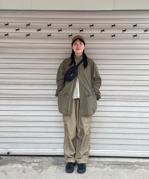 CACTUSDONUTMARKET（カクタスドーナツマーケット）の「Nylon Pin-tuck Cargo Pants - Beige（その他パンツ・メンズ・その他・MEDIUM/LARGE）」の11枚目の写真
