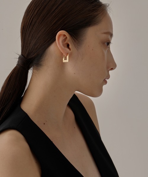 AFFECT(アフェクト)の「Every “Rectangle” Earring(イヤリング・レディース・シルバー/ゴールド・FREE)」の3枚目の写真