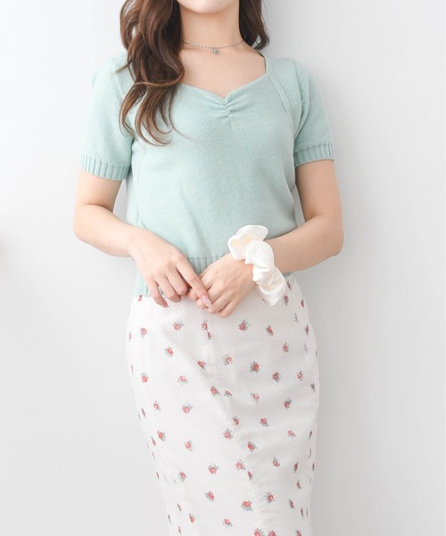 MISCH MASCH(ミッシュマッシュ)の「2026春夏新作 一部店舗限定 ニュアンススクエアネックニット(ニット/セーター・レディース・ホワイト/チャコールグレー/ブルー・フリ-)」の5枚目の写真