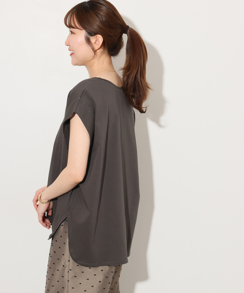 JOURNAL STANDARD relume（ジャーナルスタンダード　レリューム）の「オーガニックコットン汗染み防止タックプルオーバー（Tシャツ/カットソー・レディース・ブラック系その他/キャメル/ホワイト/ライトグレー・FREE）」の11枚目の写真