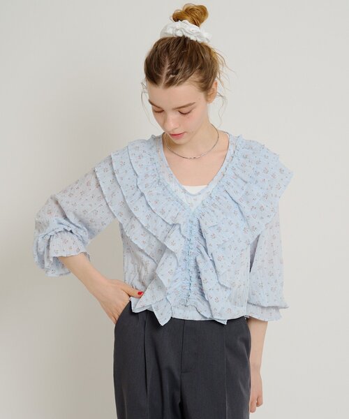 w closet（ダブルクローゼット）の「【6色展開/前後着用可能】2wayフリルブラウス（シャツ/ブラウス・レディース・ブルー/オフホワイト/ブラック/アイボリー/イエロー/ブラック系その他・FREE）」の5枚目の写真