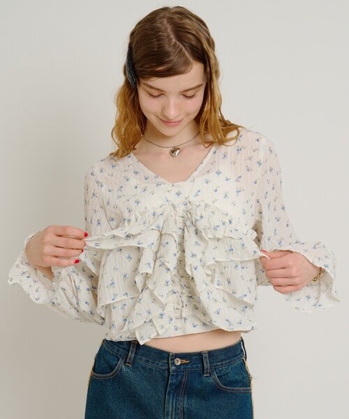 w closet（ダブルクローゼット）の「【6色展開/前後着用可能】2wayフリルブラウス（シャツ/ブラウス・レディース・ブルー/オフホワイト/ブラック/アイボリー/イエロー/ブラック系その他・FREE）」の10枚目の写真