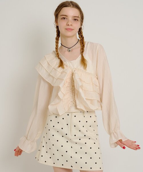 w closet（ダブルクローゼット）の「【6色展開/前後着用可能】2wayフリルブラウス（シャツ/ブラウス・レディース・ブルー/オフホワイト/ブラック/アイボリー/イエロー/ブラック系その他・FREE）」の18枚目の写真