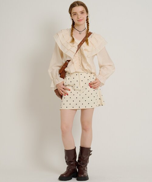 w closet（ダブルクローゼット）の「【6色展開/前後着用可能】2wayフリルブラウス（シャツ/ブラウス・レディース・ブルー/オフホワイト/ブラック/アイボリー/イエロー/ブラック系その他・FREE）」の22枚目の写真