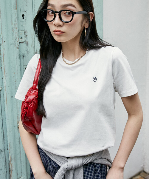 PEACH JOHN(ピーチジョン)の「PEACH JOHN × PUBLUX/ピーチ・ジョン ワンポイント ロゴ刺繍 Tシャツ 限定展開(Tシャツ/カットソー・レディース・ブラック/オフホワイト/ネイビー/ライトグレー・フリ-)」の1枚目の写真