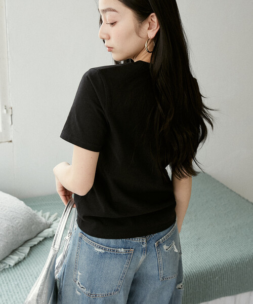 PEACH JOHN(ピーチジョン)の「PEACH JOHN × PUBLUX/ピーチ・ジョン ワンポイント ロゴ刺繍 Tシャツ 限定展開(Tシャツ/カットソー・レディース・ブラック/オフホワイト/ネイビー/ライトグレー・フリ-)」の10枚目の写真