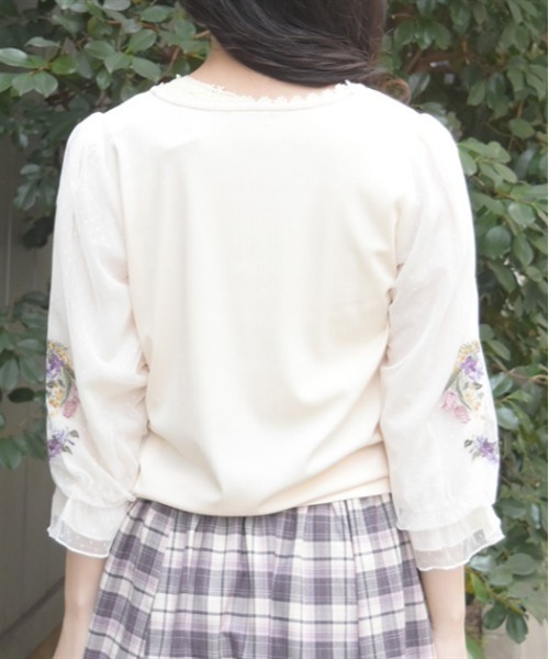 axes femme(アクシーズファム)の「チューリップ刺繍七分袖プルオーバー(Tシャツ/カットソー・レディース・キナリ/ネイビー/グリーン・FREE)」の5枚目の写真