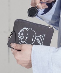 THE MILES（ザ マイルズ）の「"09"≪PEANUTS≫どっちにも伸びーる キーリール付き 2ポケット ナイロン フェイス 刺繍 パスポーチ（パスケース）」