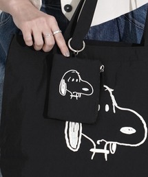 PEANUTS（ピーナッツ）の「"09"≪PEANUTS≫どっちにも伸びーる キーリール付き 2ポケット ナイロン フェイス 刺繍 パスポーチ（パスケース）」