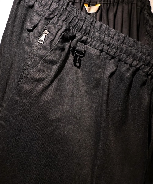 TROVE(トローヴ)の「MODERN LINEN PLAY PANTS(その他パンツ・メンズ・ブラック・1/3)」の3枚目の写真