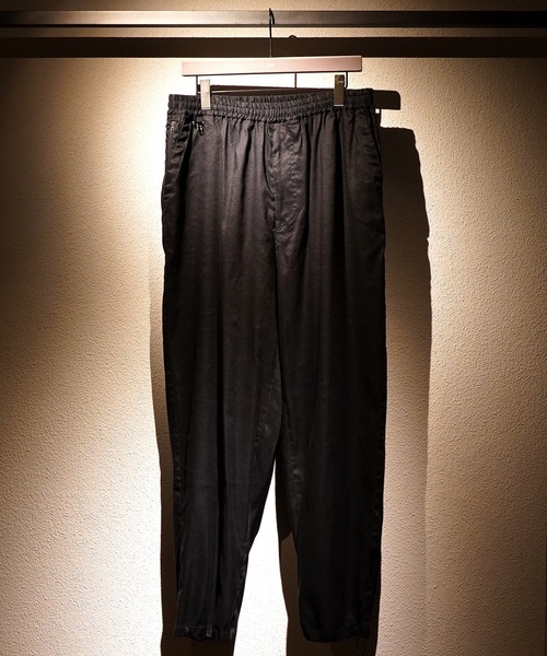 TROVE(トローヴ)の「MODERN LINEN PLAY PANTS(その他パンツ・メンズ・ブラック・1/3)」の4枚目の写真