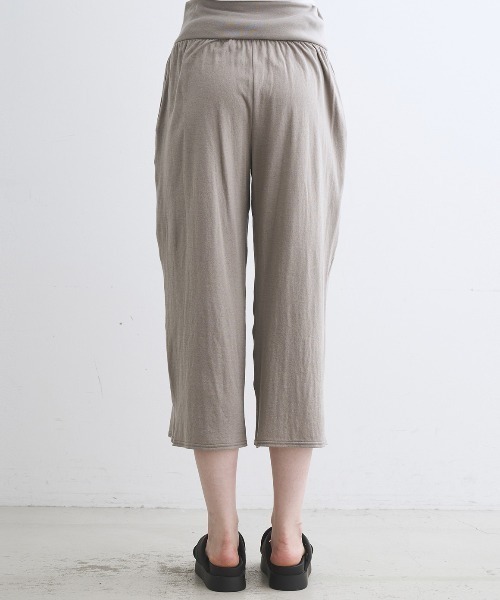 three dots(スリードッツ)の「スマイルダブルコットン クロップドパンツ(その他パンツ・レディース・グレー系その他/ブラック系その他・MEDIUM/SMALL)」の16枚目の写真