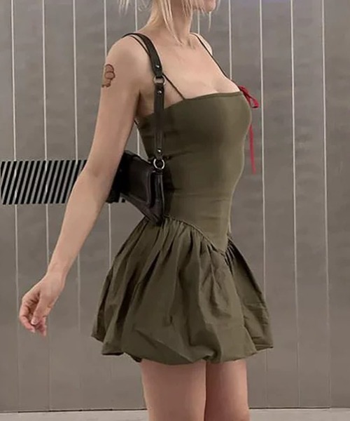 ampm(エーエムピーエム)の「レイヤードフレアキャミワンピース(ワンピース・レディース・カーキ/ブラック・L/M)」の2枚目の写真