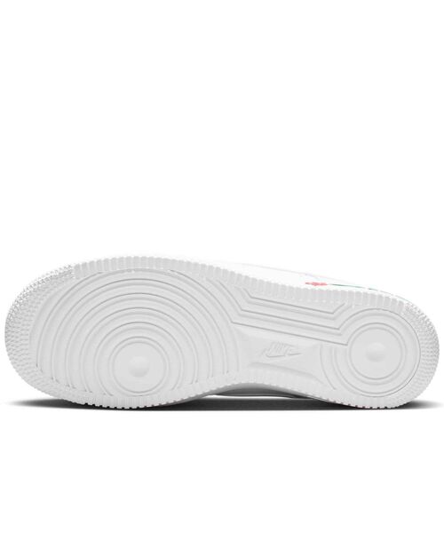 NIKE(ナイキ)の「ナイキ エア フォース 1 '07 SE ウィメンズシューズ / Nike Air Force 1 '07 SE Women's Shoes IF0498-100 White(スニーカー・レディース・ホワイト・23/23.5/24/24.5/25/22/22.5/25.5/26)」の2枚目の写真