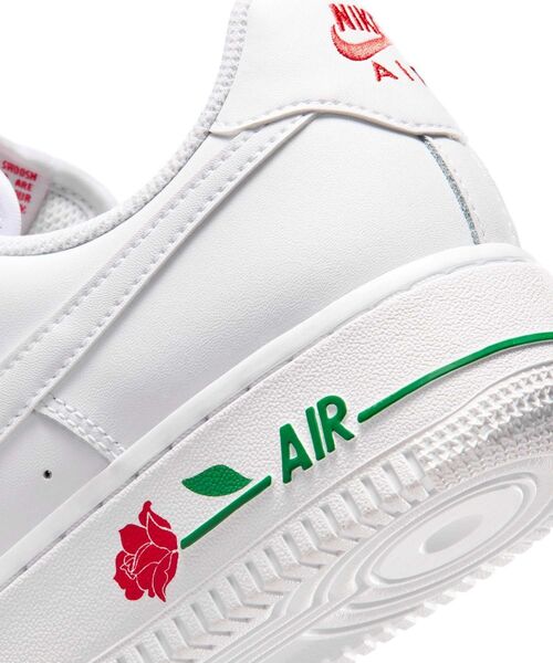 NIKE(ナイキ)の「ナイキ エア フォース 1 '07 SE ウィメンズシューズ / Nike Air Force 1 '07 SE Women's Shoes IF0498-100 White(スニーカー・レディース・ホワイト・23/23.5/24/24.5/25/22/22.5/25.5/26)」の8枚目の写真