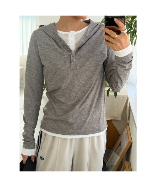 TRUNC（トランクエイティーエイト）の「Hooded Henley Pullover（Tシャツ/カットソー・レディース・グレー・FREE）」の10枚目の写真