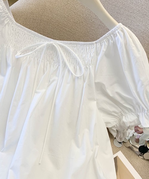 LUCPY(ラクピー)の「シャーリングネックフリルブラウス(シャツ/ブラウス・レディース・ブルー/アイボリー/ホワイト・X-LARGE/LARGE/MEDIUM/SMALL)」の5枚目の写真