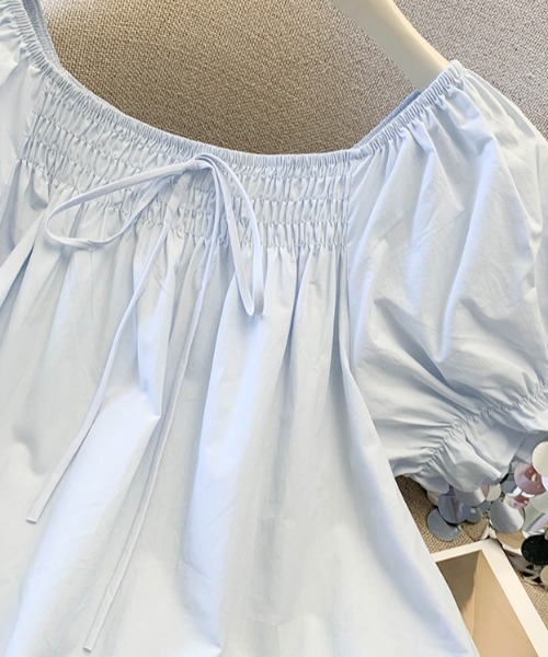 LUCPY(ラクピー)の「シャーリングネックフリルブラウス(シャツ/ブラウス・レディース・ブルー/アイボリー/ホワイト・X-LARGE/LARGE/MEDIUM/SMALL)」の6枚目の写真