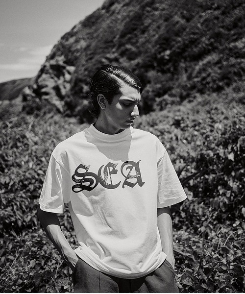 WIND AND SEA(ウィンダンシー)の「Palm Tree Old English Logo S/S Tee(Tシャツ/カットソー・メンズ・ブラック/ホワイト・LARGE/X-LARGE/SMALL)」の3枚目の写真