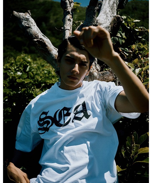 WIND AND SEA(ウィンダンシー)の「Palm Tree Old English Logo S/S Tee(Tシャツ/カットソー・メンズ・ブラック/ホワイト・LARGE/X-LARGE/SMALL)」の4枚目の写真