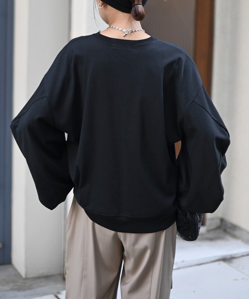 Marient(マリエント)の「カットアウトボリュームスリーブカットソー(Tシャツ/カットソー・レディース・ブラック/ホワイト・FREE)」の4枚目の写真