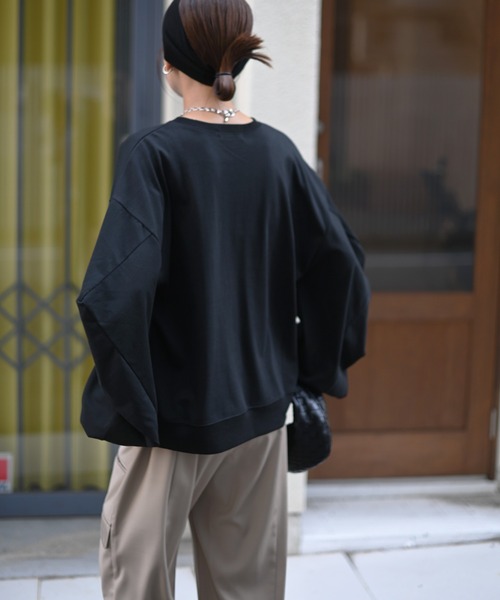 Marient(マリエント)の「カットアウトボリュームスリーブカットソー(Tシャツ/カットソー・レディース・ブラック/ホワイト・FREE)」の7枚目の写真