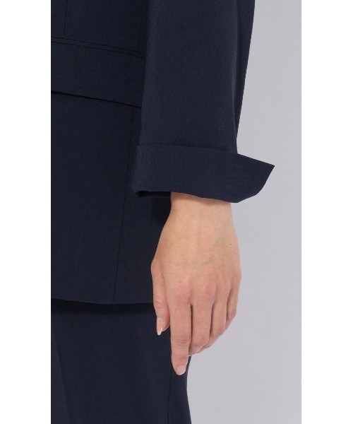 AOYAMA（アオヤマ）の「冷感4ボタンダブルジャケット【超軽量】【涼】【セットアップ着用可】＜紙のような軽い風合いを持った生地「Camifu」＞（スーツジャケット・レディース・ブラック/ネイビー/ベージュ・LL/L/M/S）」の5枚目の写真