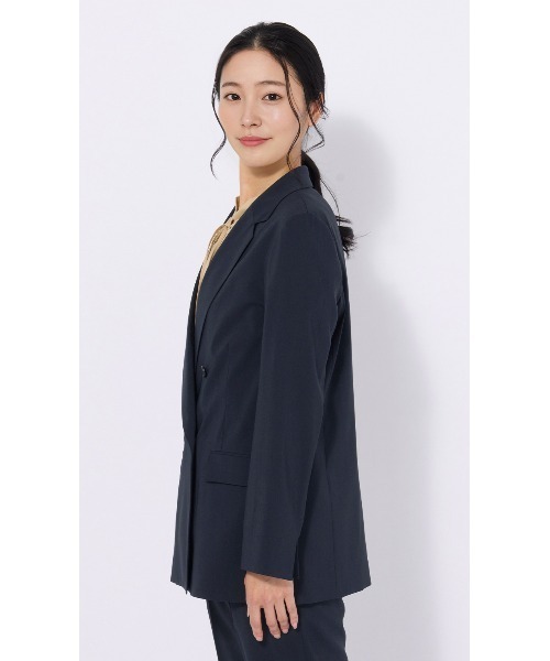 AOYAMA（アオヤマ）の「冷感4ボタンダブルジャケット【超軽量】【涼】【セットアップ着用可】＜紙のような軽い風合いを持った生地「Camifu」＞（スーツジャケット・レディース・ブラック/ネイビー/ベージュ・LL/L/M/S）」の10枚目の写真