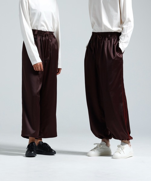 Y-3(ワイスリー)の「Y-3 SATIN GRADIENT 3 STRIPES TRACK PANTS(その他パンツ・メンズ・バーガンディー・XX-SMALL)」の1枚目の写真