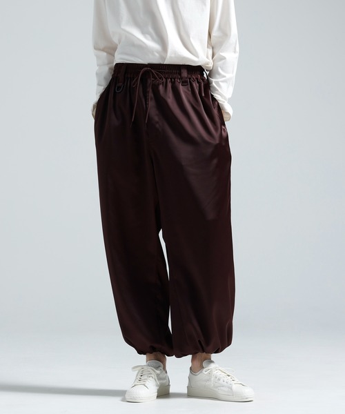 Y-3(ワイスリー)の「Y-3 SATIN GRADIENT 3 STRIPES TRACK PANTS(その他パンツ・メンズ・バーガンディー・XX-SMALL)」の4枚目の写真
