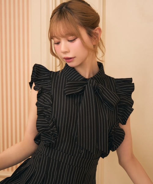 TITTY&CO.(ティティーアンドコー)の「フロントリボンフリルストライプシャツ(シャツ/ブラウス・レディース・グレー/ブラック・FREE)」の19枚目の写真